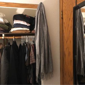 H&M warm black and white chic plaid scarf